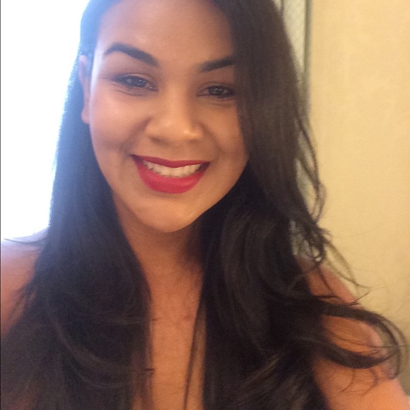 Meet the Posher, Sylvia - Picture 2 of 2