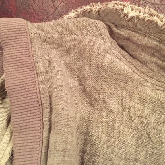 Monoreno gorgeous tan cotton vest, w/edgy finishes - Picture 4 of 4