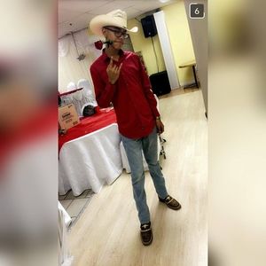 Meet your Posher, Alexis