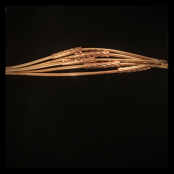 Beautiful slinky gold bracelet - Picture 1 of 2