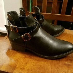Massimo Black ankle boots
