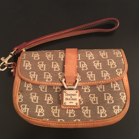 Dooney & Bourke wristlet