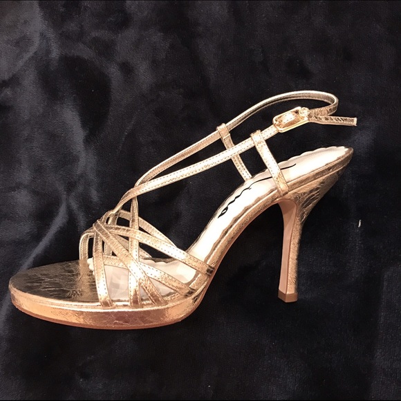NEW Nina Silver Heels