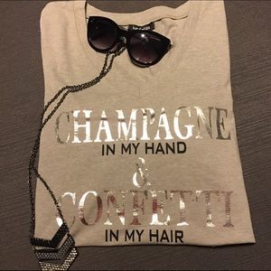 Champagne T-Shirt 🍾