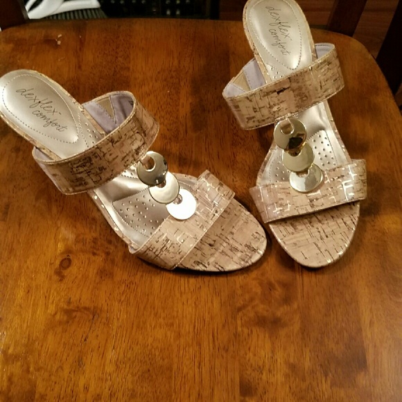 DexFlex ComfortWedge sandals