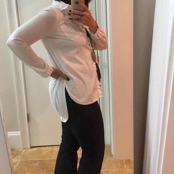 Scarlet Boulevard white button down with long back - Picture 1 of 4