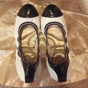 Classy Black & White Flats