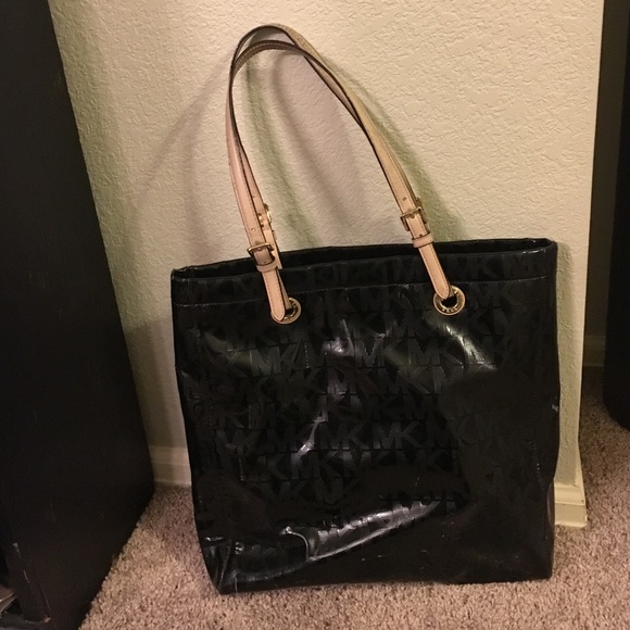 authentic Michael kors purse.