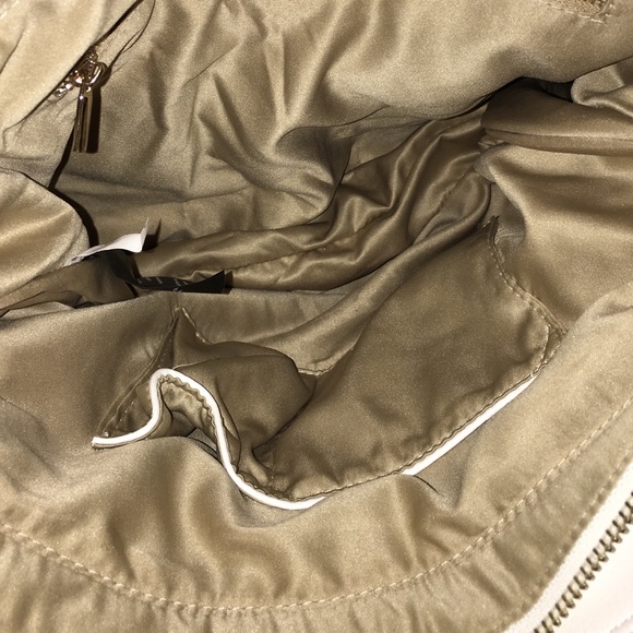 Winter White authentic bebe purse - Picture 4 of 4