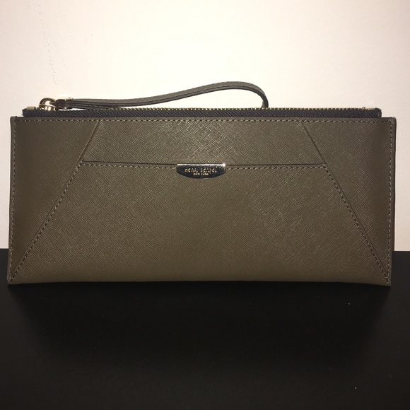 Henri Bendel west 57th travel pouch