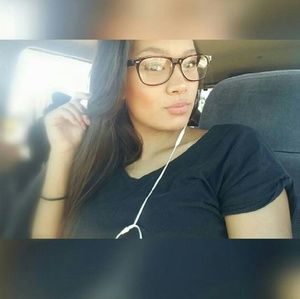 Meet your Posher, Desiree