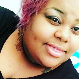 Meet your Posher, Desiree