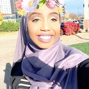 Meet your Posher, Hafsa