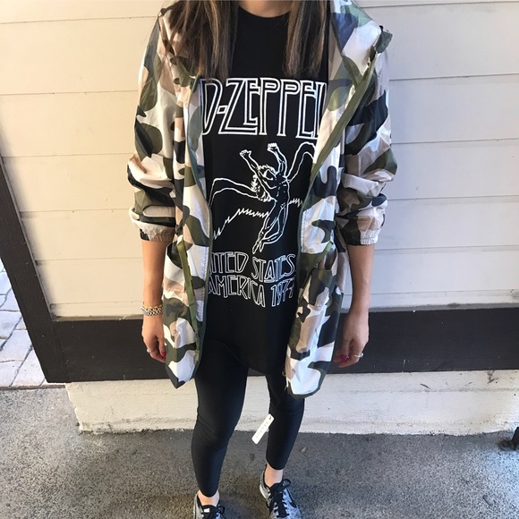 Lightweight camo windbreaker jacket