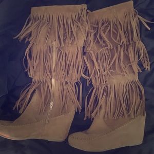 Fringe wedge boots