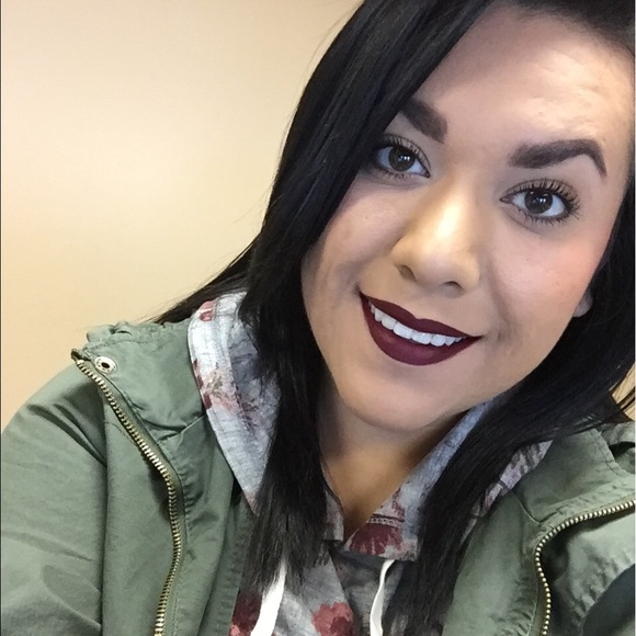 Meet your Posher, Mayra