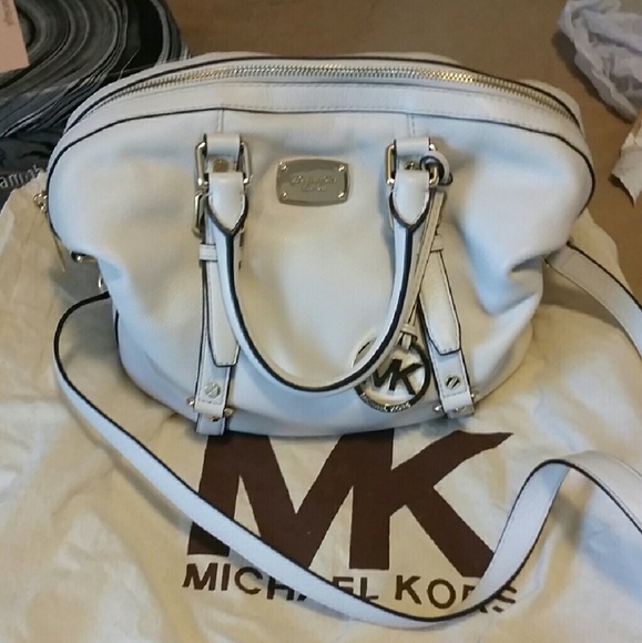 SOLD Michael Kors MD Bedford Satchel Vanilla - Picture 3 of 4