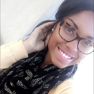 Meet your Posher, Kendra