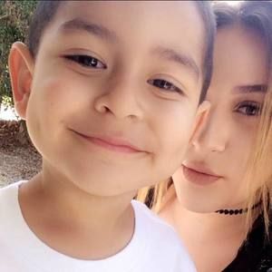 Meet your Posher, Desiree