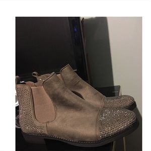 trendy boots in Paris while in vacation a Size 41