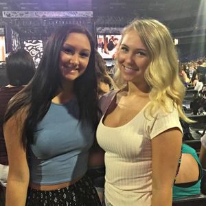 Meet your Posher, Leah