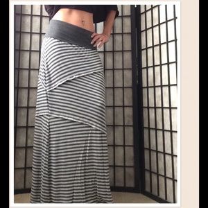Max studio stripped maxi skirt