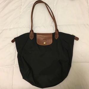 Black Longchamp Le' Pilage Tote (Medium)