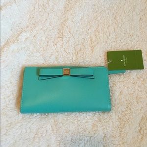 Kate Spade Montford park smooth wallet