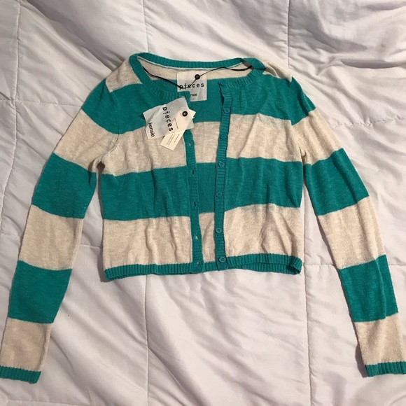 NWT Kensie Cropped Cardigan Sweater