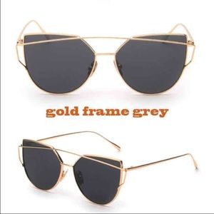 Gold frame grey sunglasses oversized !!!