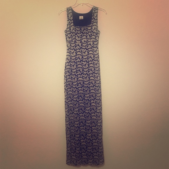 Dress - Picture 1 of 3