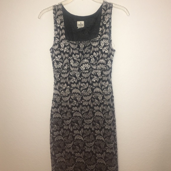 Dress - Picture 3 of 3