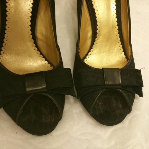 BCBG bow peep-toe low stilettos, sz. 8