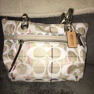 Medium/Large Coach handbag