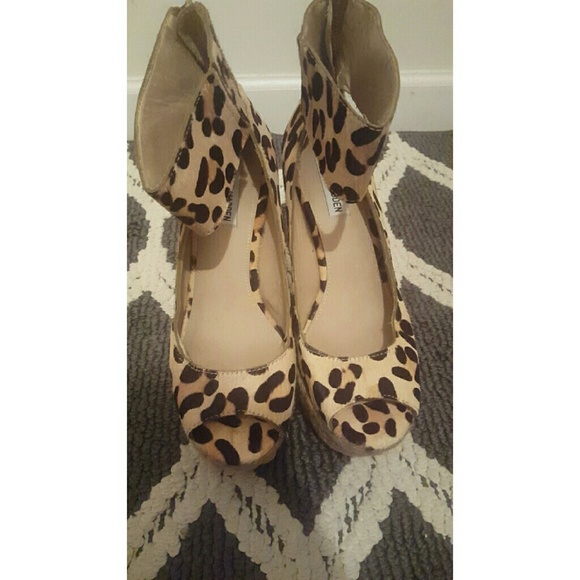 steve madden leopard wedges