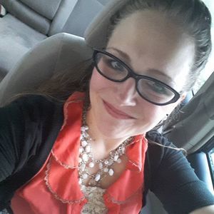 Meet your Posher, Monique