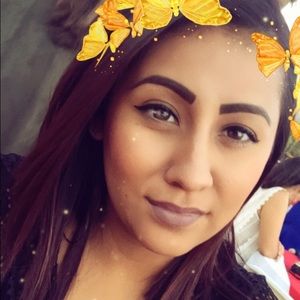 Meet your Posher, Dania