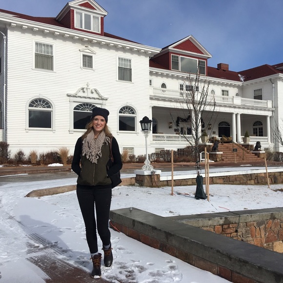 Meet your Posher, Holli