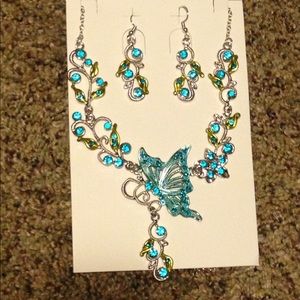 Butterfly necklace and earrings set