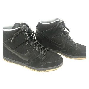 Nike Women's Dunk Sky Hi Essential