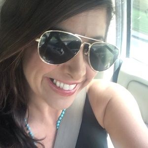 Meet your Posher, Melissa