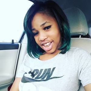 Meet your Posher, Shemika