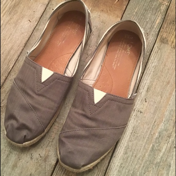 Gray Toms Size 8.5 fit like 8