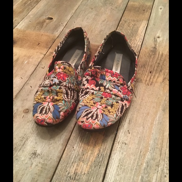 Steve Madden Paisley Flats
