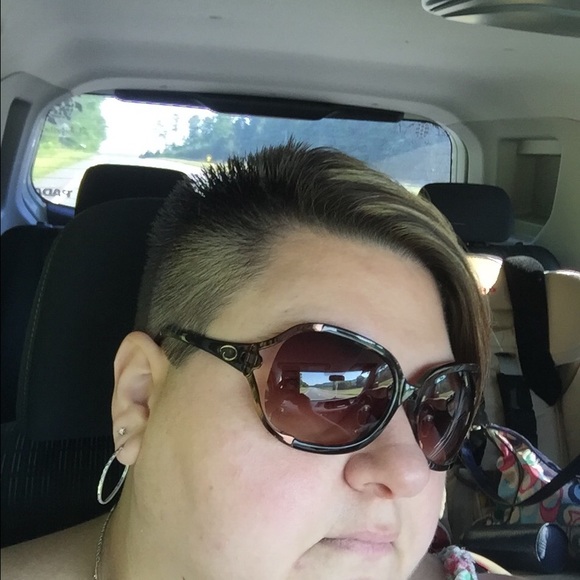 Meet your Posher, Michelle - Picture 1 of 1