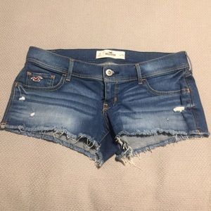 HOLLISTER LOW RISE SHORTS