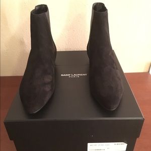 Saint Laurent Devon 30 Black Suede Chelsea Boots