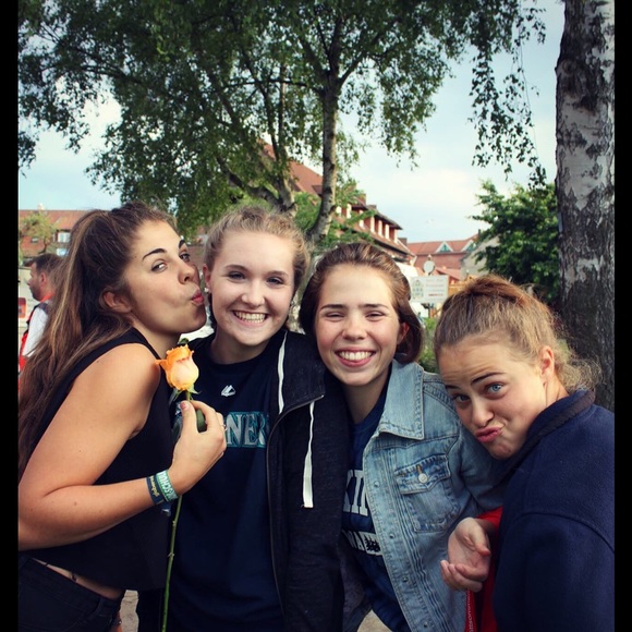 Meet your Posher, Madeline - Picture 2 of 2