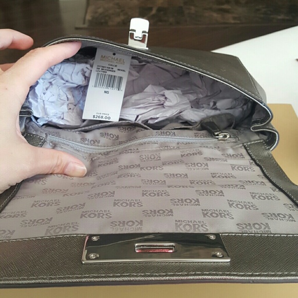 🚫SOLD🚫 MICHAEL KORS | Callie Messenger Satchel - Picture 4 of 4