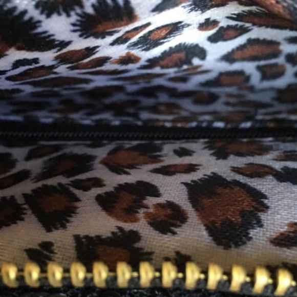 Pink Sequined Clutch - Picture 2 of 4